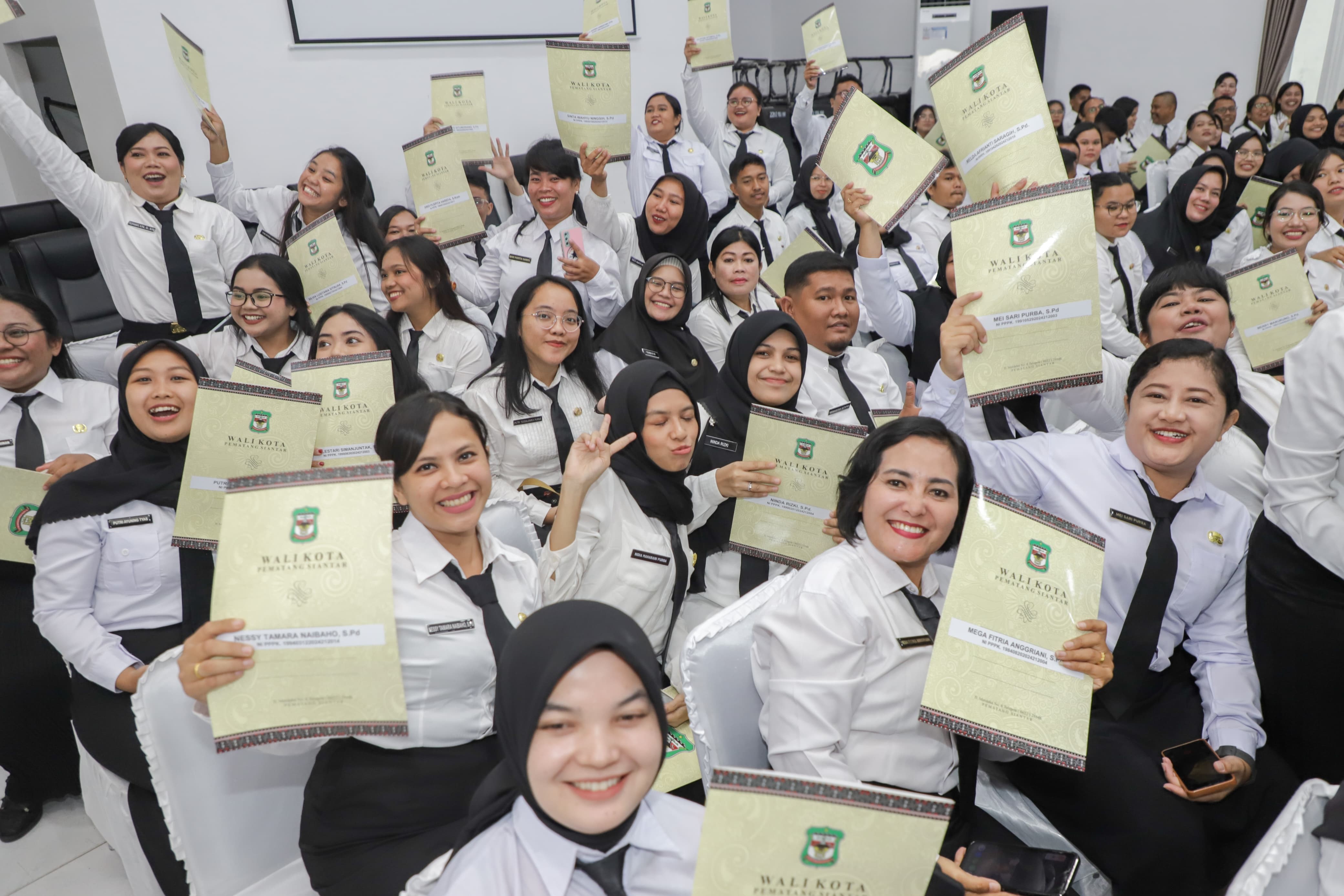 PPPK Guru yang menerima SK Wali Kota Pematangsiantar.