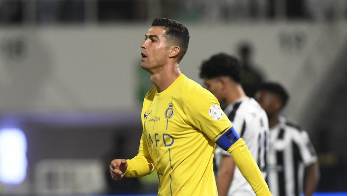 Cristiano Ronaldo harus mendapat ganjaran karena gestur cabulnya belum lama ini.