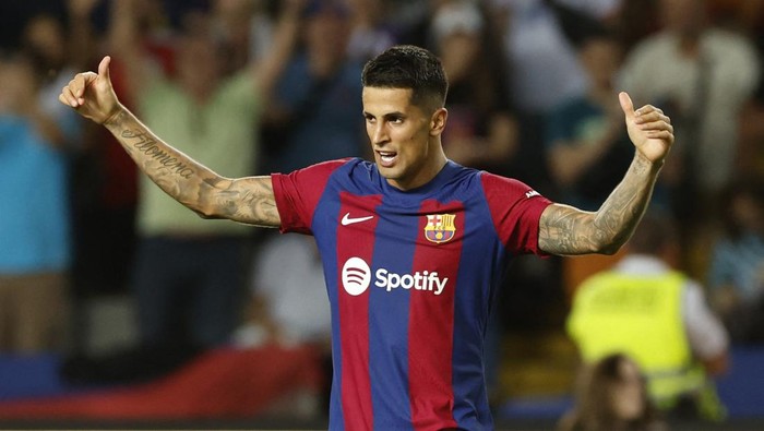 Joao Cancelo kerasan di Barcelona.