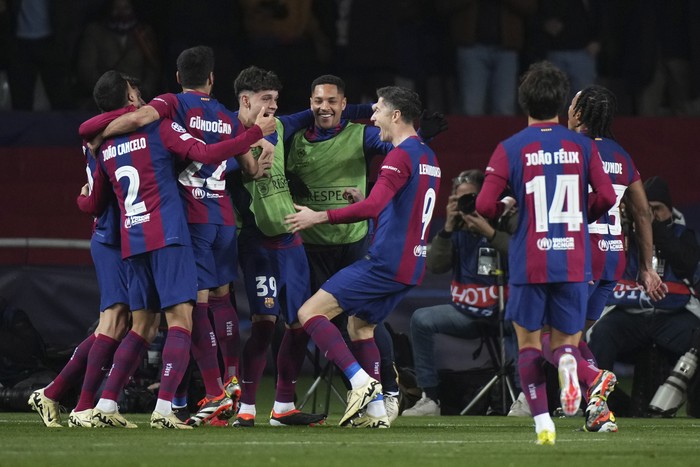Duel Barcelona vs Napoli berlangsung di Stadion Lluis Companys, Rabu (13/3/2024) dinihari WIB.