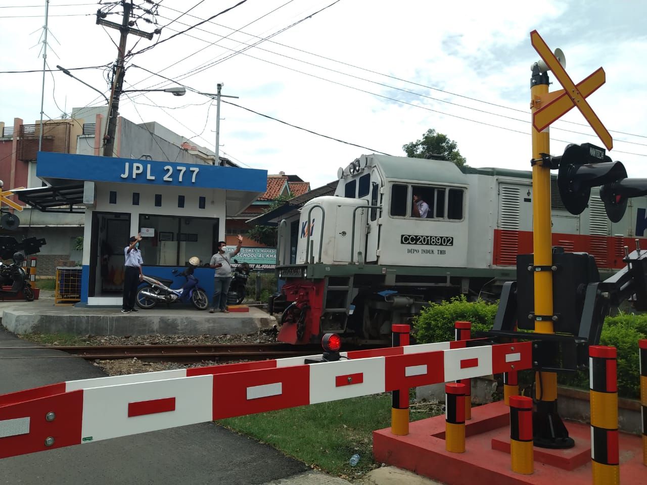 Perlintasan kereta api-Ilustrasi.