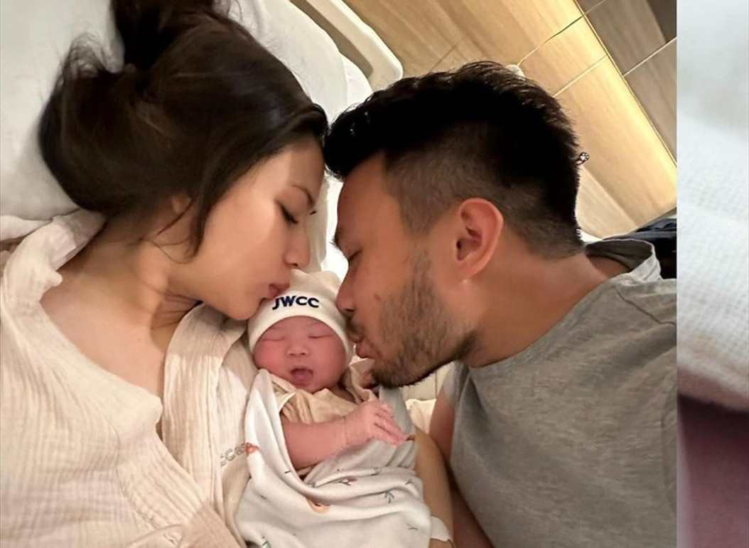 Jessica Mila bersama suami dan putri pertamanya.
