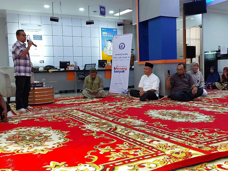 BRI BO Psp buka puasa bersama sekaligus santuni anak yatim dan dhuafa di Kantor Cabang BRI Psp.