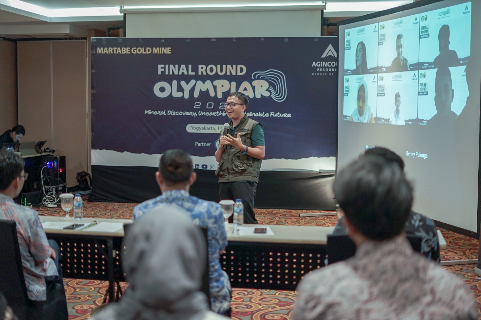 Wakil Presiden Direktur PTAR Ruly Tanio saat jadi salahsatu juri babak final OlympiAR 2022. (Ist)