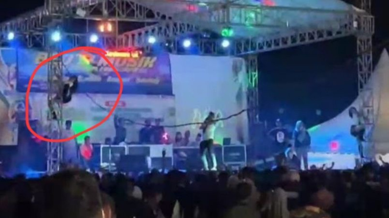 Kegiatan pasar malam di Komplek Graha, Kota Kisaran.