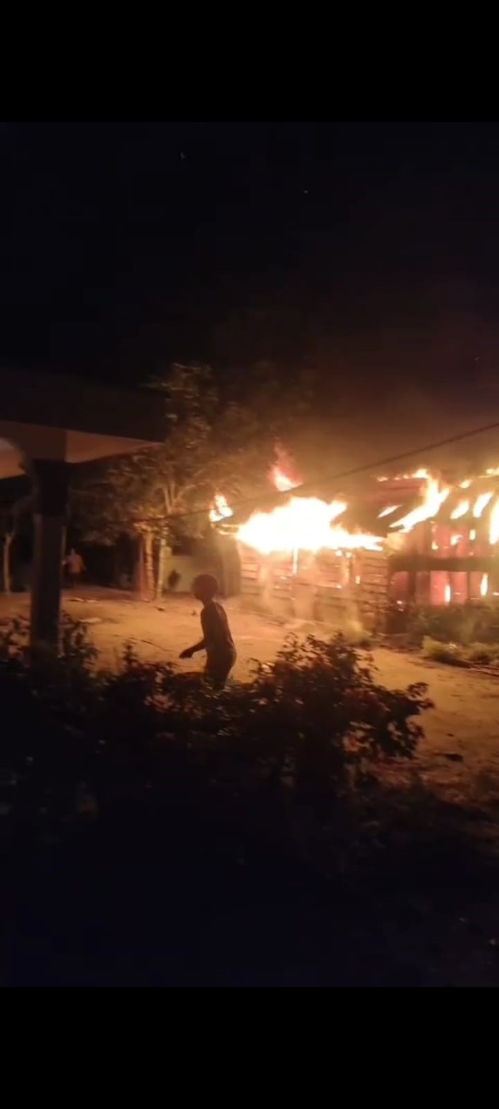 Rumah milik Budiman Tambunan yang terbakar.