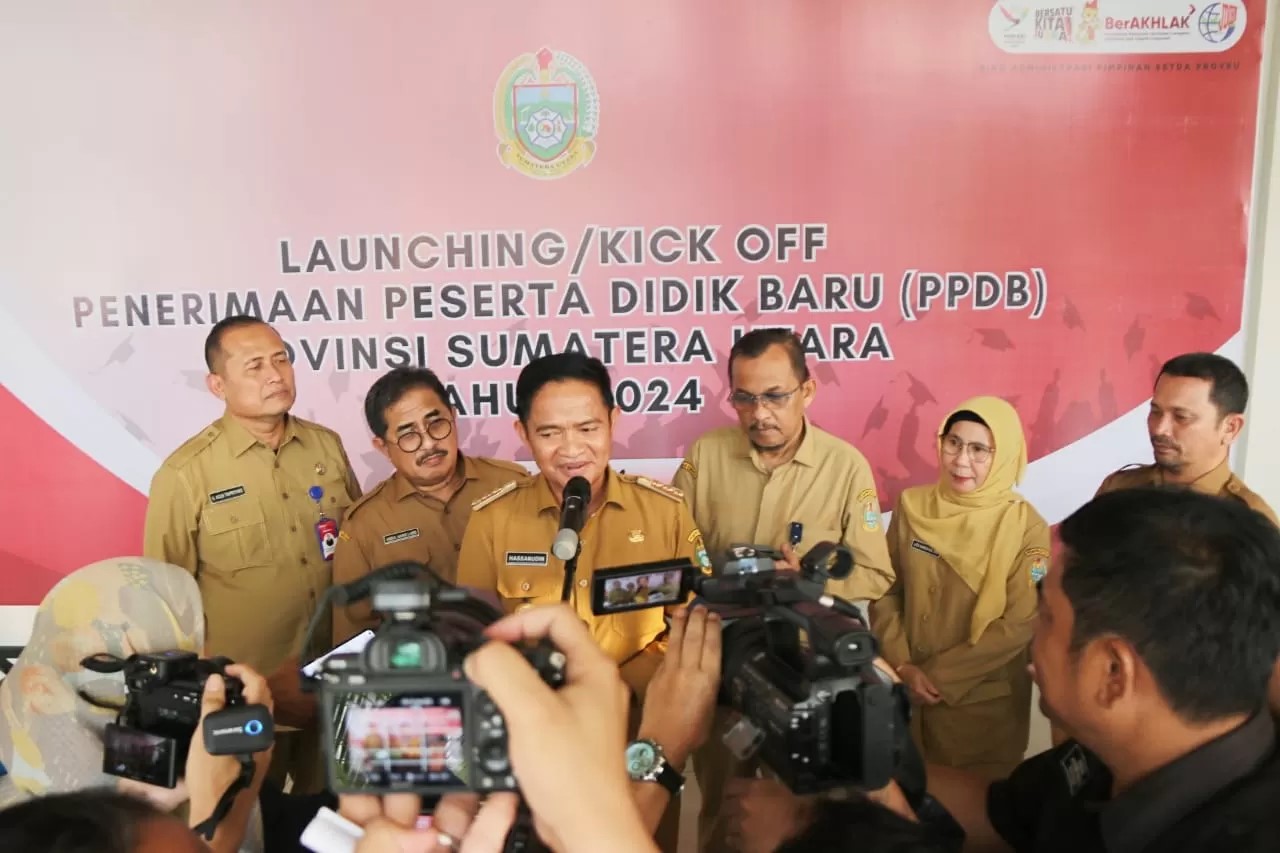 Pj Gubernur Sumut Hassanudin di acara Launching Aplikasi Website PPDB Tingkat SMA/SMK Negeri.