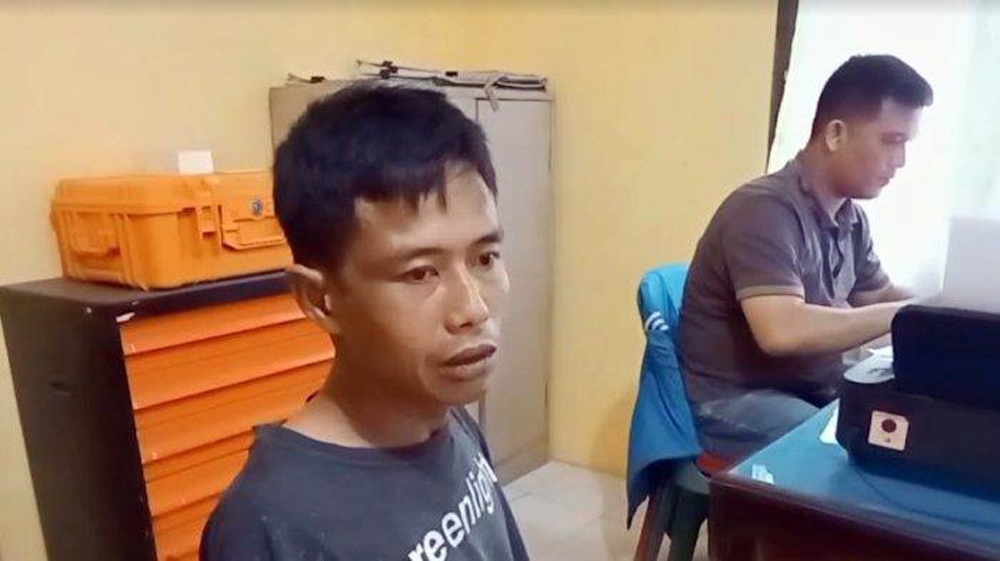 Pelaku pencuri sepeda motor yang nyaris dimassa, diamankan polisi.