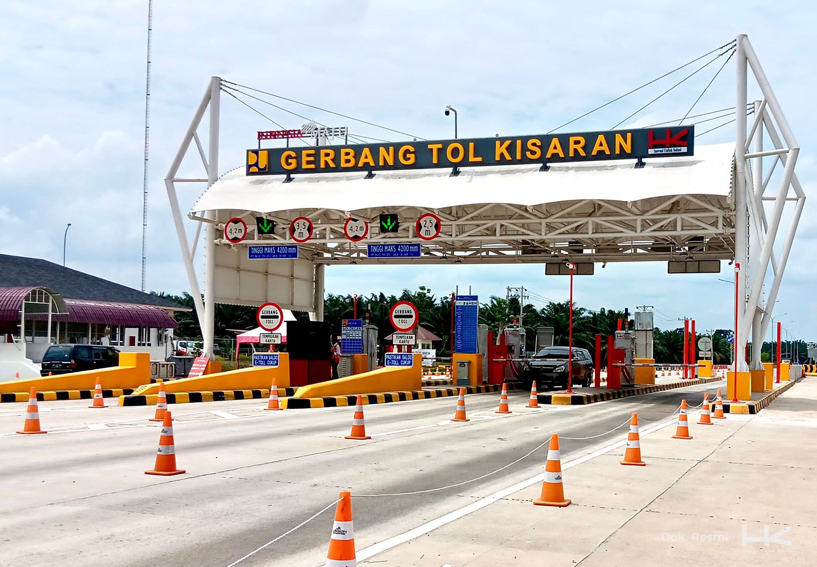 Gerbang Tol Kisaran. Kendaraan yang melintasi Tol Indrapura - Kisaran: 31.954 kendaraan atau lebih tinggi 15.3% dari VLL normal.