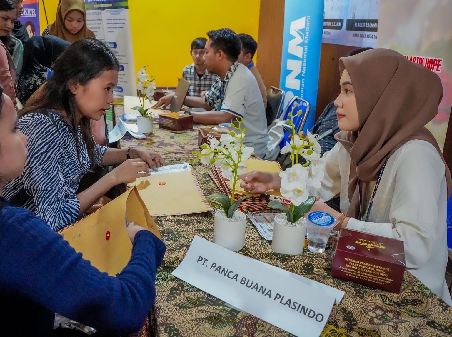 Job Fair yang digelar Dinas Ketenagakerjaan (Disnaker) Medan, Kamis (30/5) di aula Kantor Lurah Belawan Sicanang Kecamatan Medan Belawan.