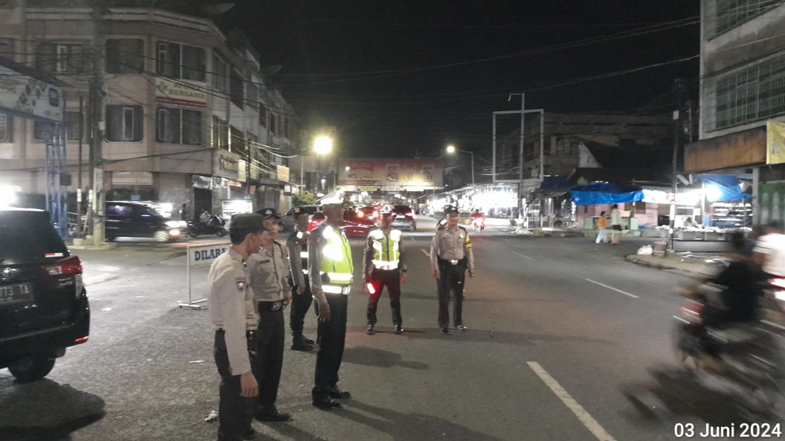 Personel Polres Pematangsiantar melaksanakan kegiatan Pos Shelter Patroli Terintegrasi, Senin (3/6) malam.