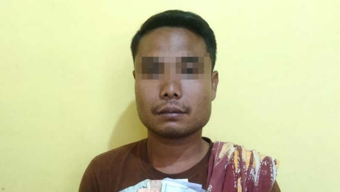 Pelaku pungli, AH.
