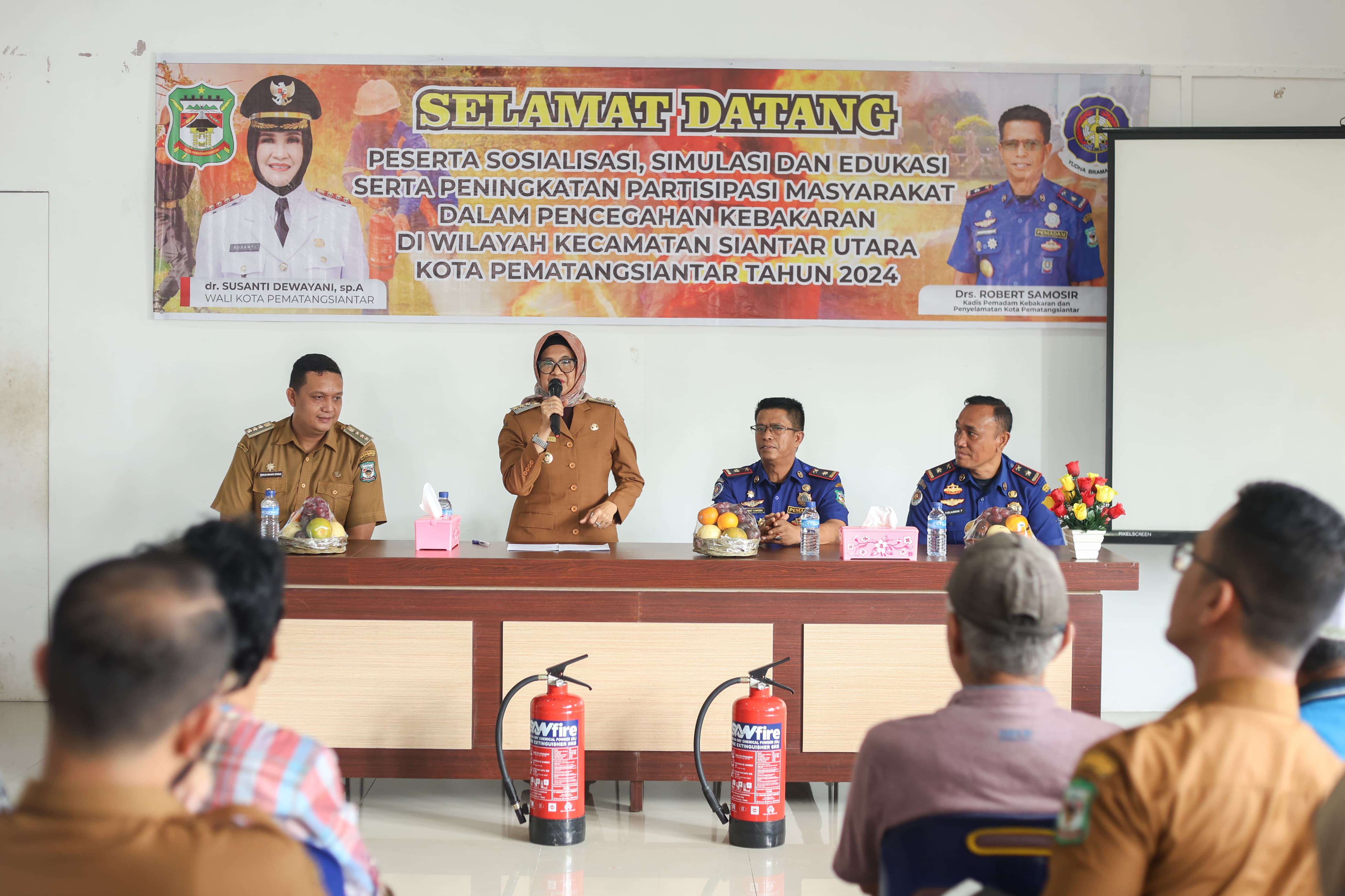 Wali Kota membuka Sosialisasi dan Edukasi Pemberdayaan Masyarakat dalam Pencegahan dan Penanggulangan Kebakaran kepada masyarakat di Kecamatan Siantar Utara.