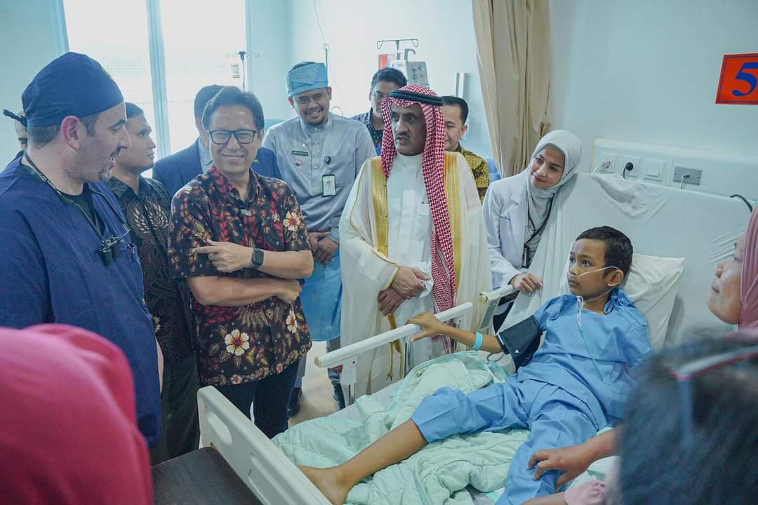 Kunjungan Kerja Menteri Kesehatan RI Budi Gunadi Sadikin dalam rangka peninjauan Bakti Sosial Operasi Jantung Kerjasama RSUP Adam Malik Medan dengan King Salman Relief Arab Saudi.