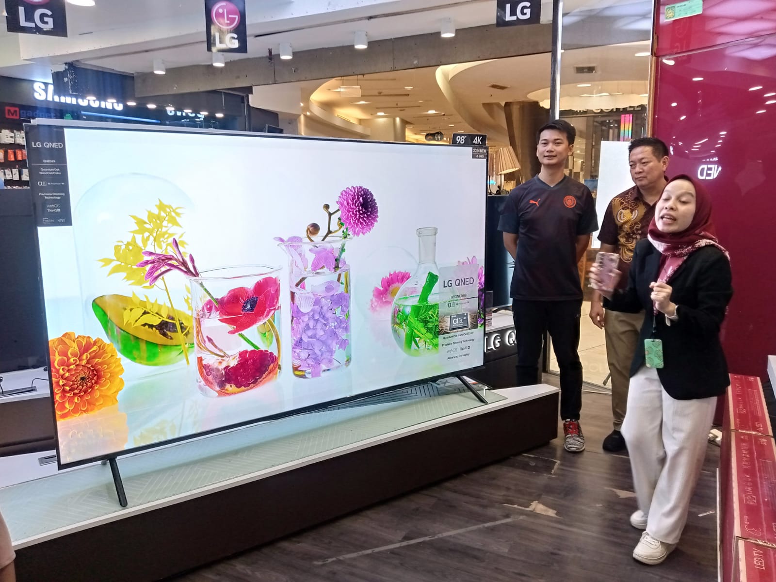 Koleksi produk premium LG Electronics Indonesia (LG) telah tersedia di pasar Medan dan sekitarnya.