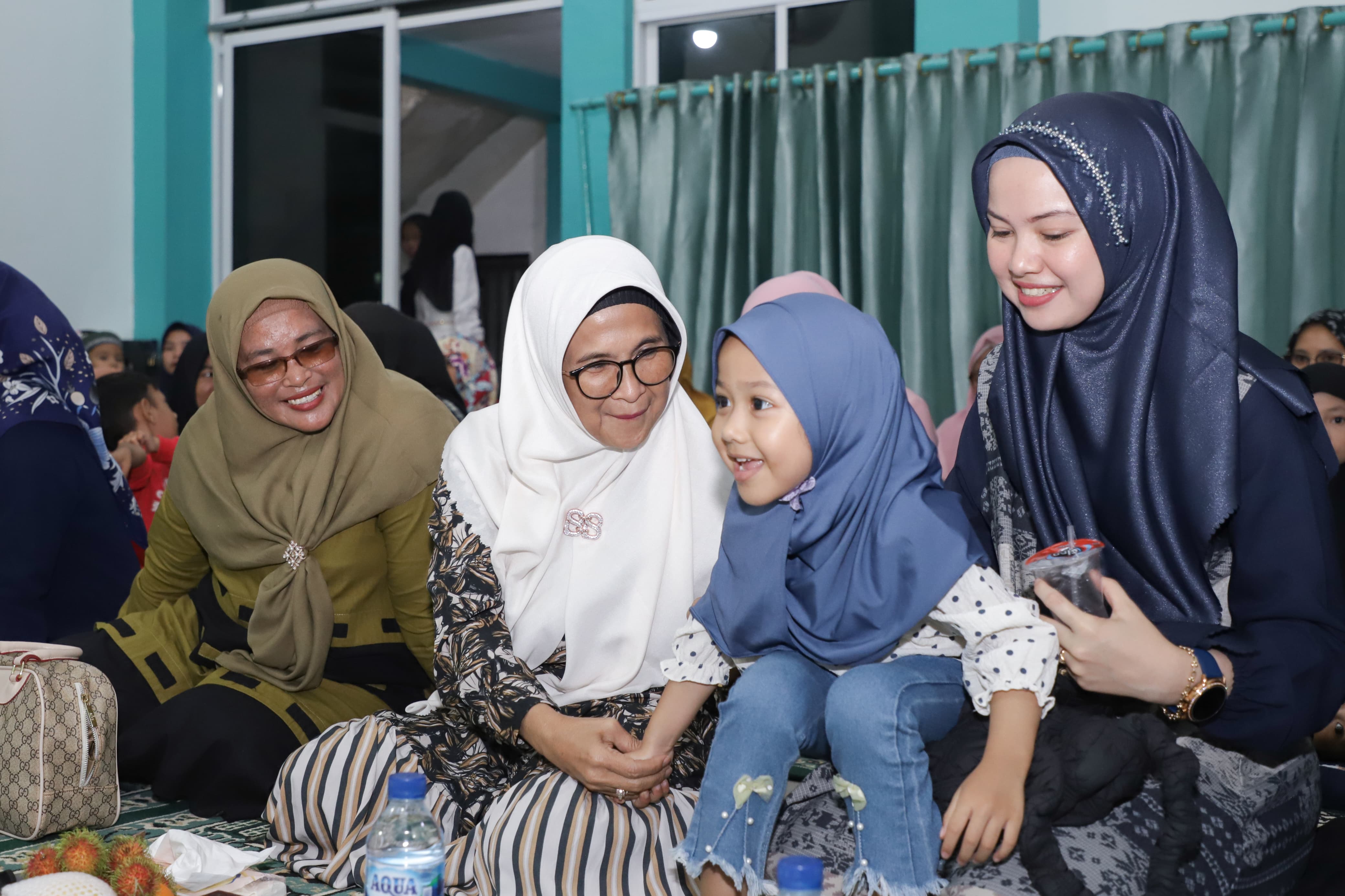 Wali Kota menghadiri acara Peringatan 1 Muharram 1446 H (Tahun Baru Islam) di Masjid Bhakti, Sabtu (06/07/2024) malam.
