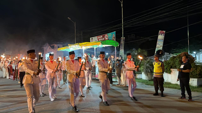 Pawai obor menyambut tahun baru Islam di Kota Tanjungbalai.