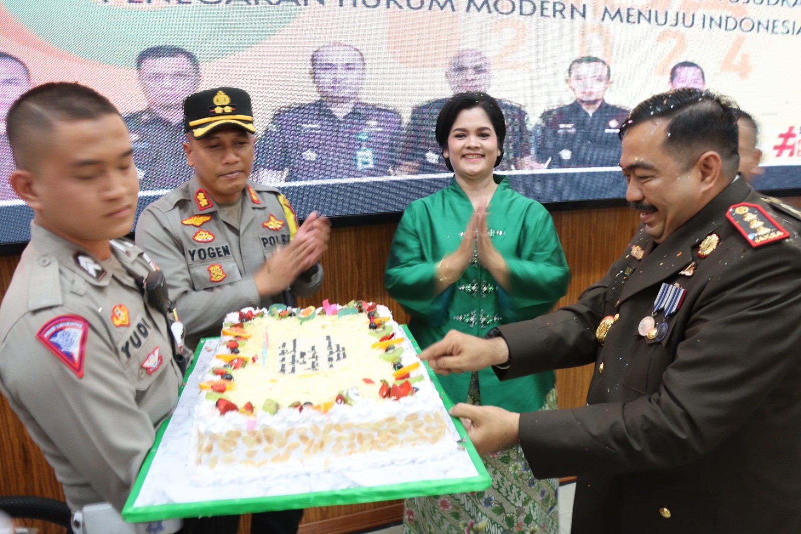 Surprise dari Kapolres Pematangsiantar di Hari Bhakti Adhyaksa.