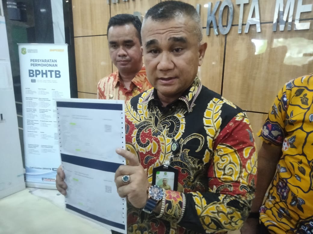 Plt Kepala Bapenda Kota Medan M Sofyan S.Sos, M.A.P didampingi Sekretaris Bapenda Kota Medan, Ody Batubara dan Kepala Bidang PBB dan BPHTB Badan Pendapatan Daerah Kota Medan, soal pajak mall.