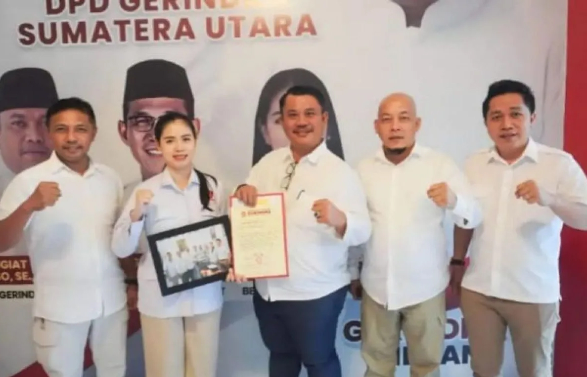 Dewan Pimpinan Daerah (DPD) Partai Gerindra Sumatera Utara (Sumut) menyerahkan surat rekomendasi dukungan kepada tiga calon kepala daerah pada Pilkada 2024.