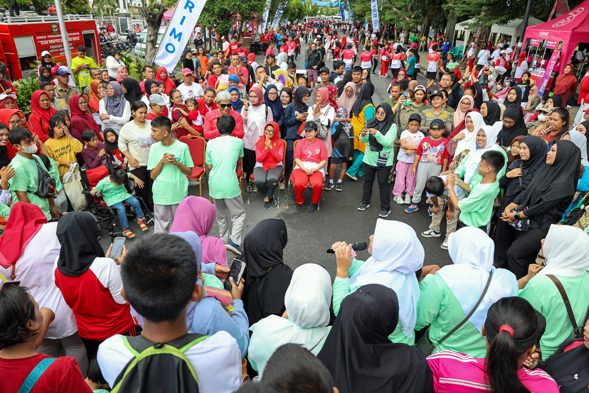 Penampilan ABK dari RRABK di CFD Gempita Kemerdekaan Republik Indonesia ke-79 Kota Pematangsiantar.