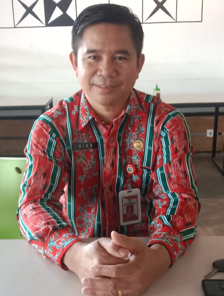 Ketua Panitia HUT RI ke-79 Kabupaten Kubar, Rion memberikan keterangan kepada wartawan di Sendawar, Jumat (16/08/2024).