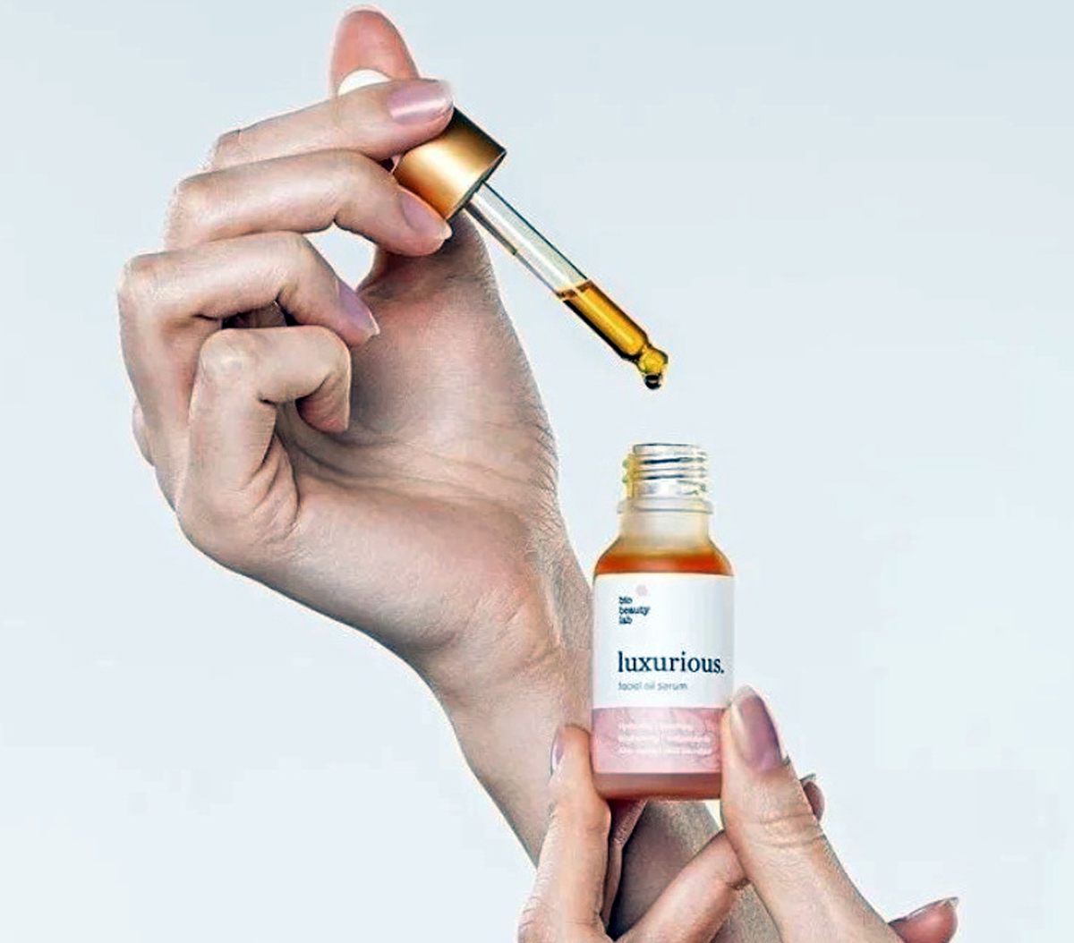 Facial oil serum-Ilustrasi.
