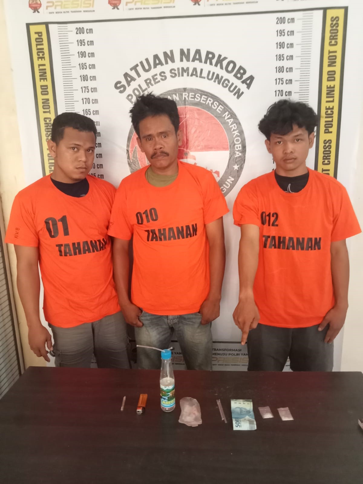 Tiga tersangka pesta sabu di TPU Muslim.
