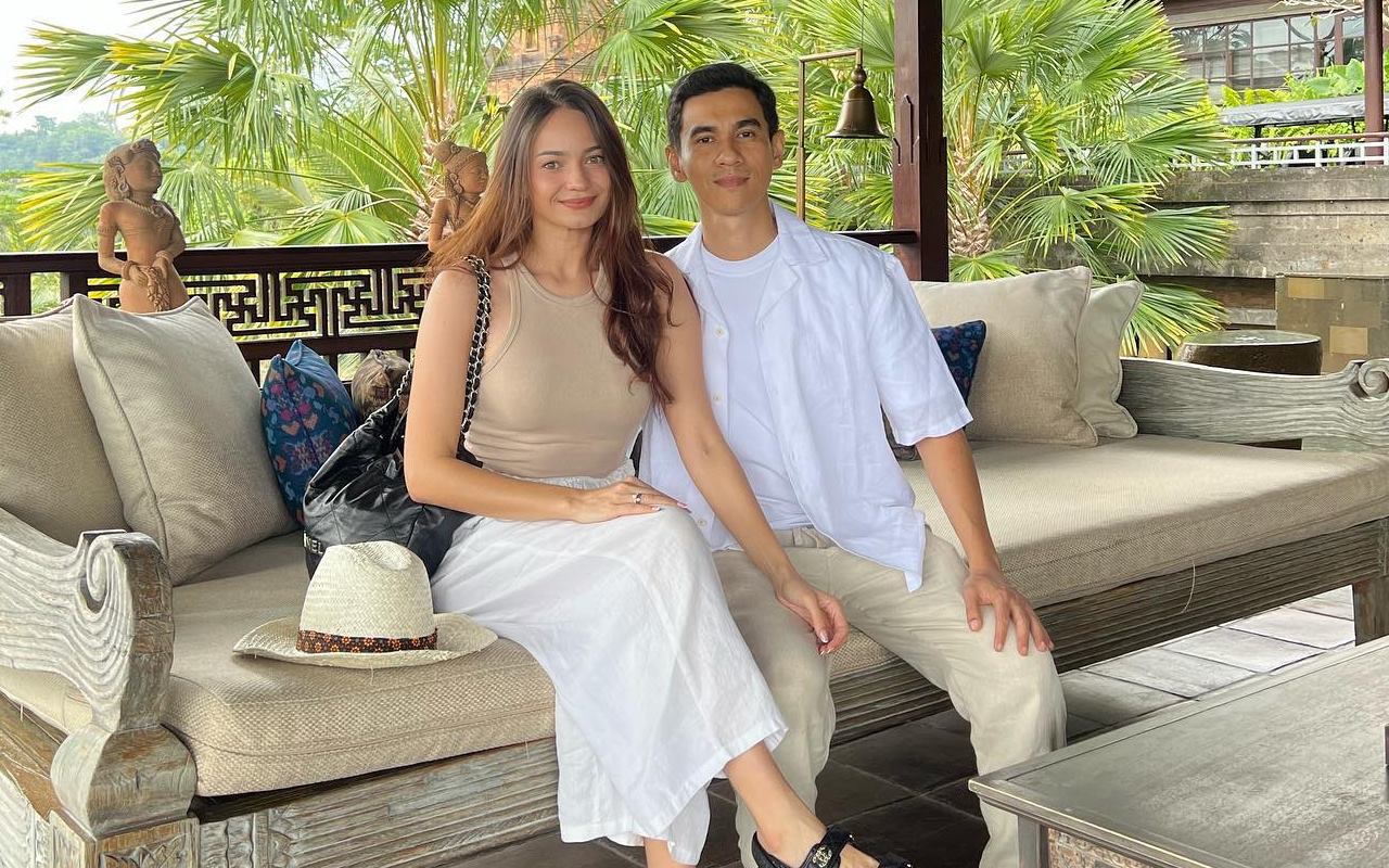 Enzy Storia dan suami.