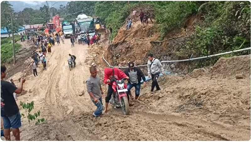 Kondisi Jalinsum Batu Jomba Sipirok, Kabupaten Tapanuli Selatan, Sumatera Utara, semakin parah. Kamis (12/9/2024).