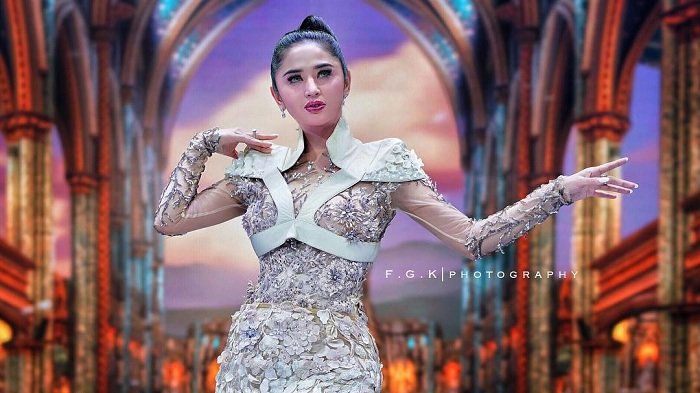 Dewi Perssik