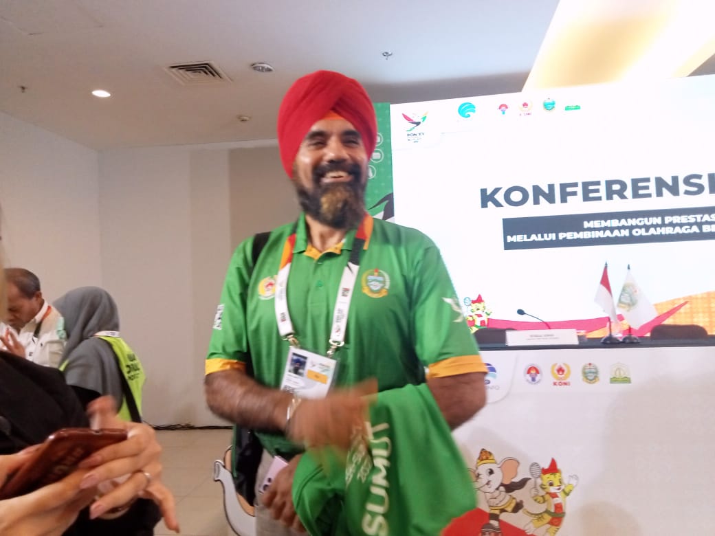 Legenda Olahraga Indonesia, Sukraj Singh dihadirkan sebagai narasumber di Media Center Utama PON XXI Wilayah Sumut pada Senin (16/9/2024).