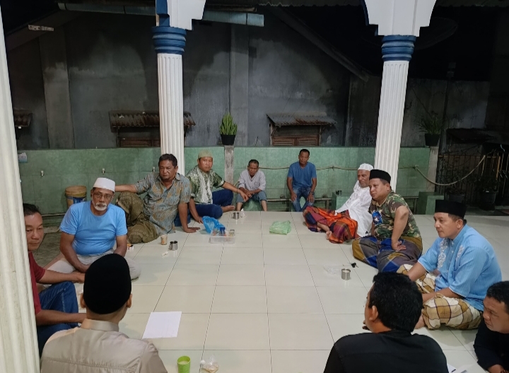 Forum masyarakat Dolok Batu Nanggar saat menggelar rapat.