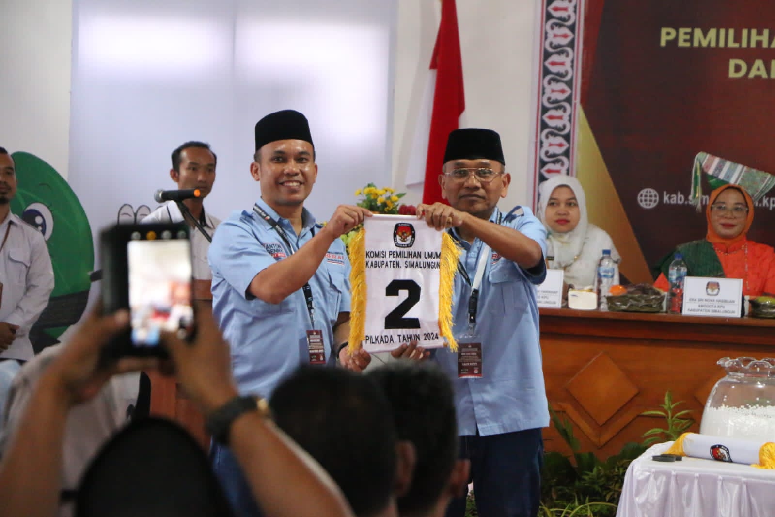 Calon Bupati Simalungun Anton Saragih dan Calon Wakil Bupati Benny Sinaga.