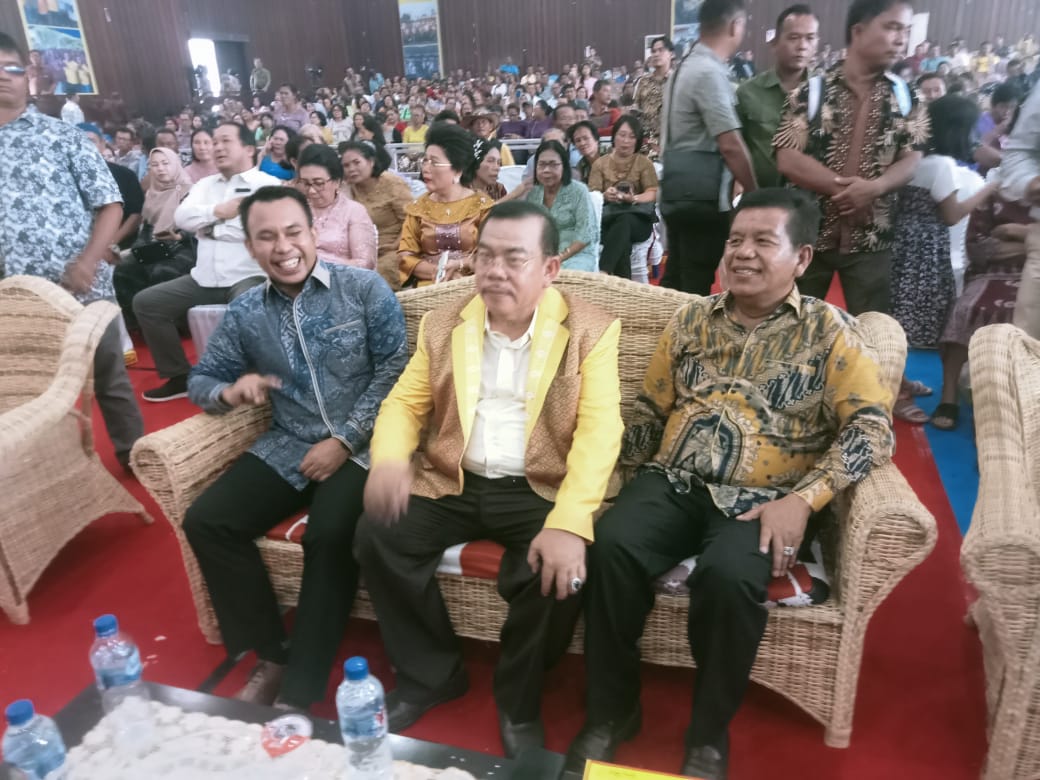 Calon Wakil Bupati Simalungun Benny Sinaga saat acara syukuran Anggota DPR RI Mangihut Sinaga.