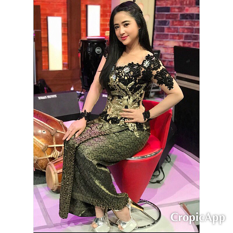 Dewi Perssik
