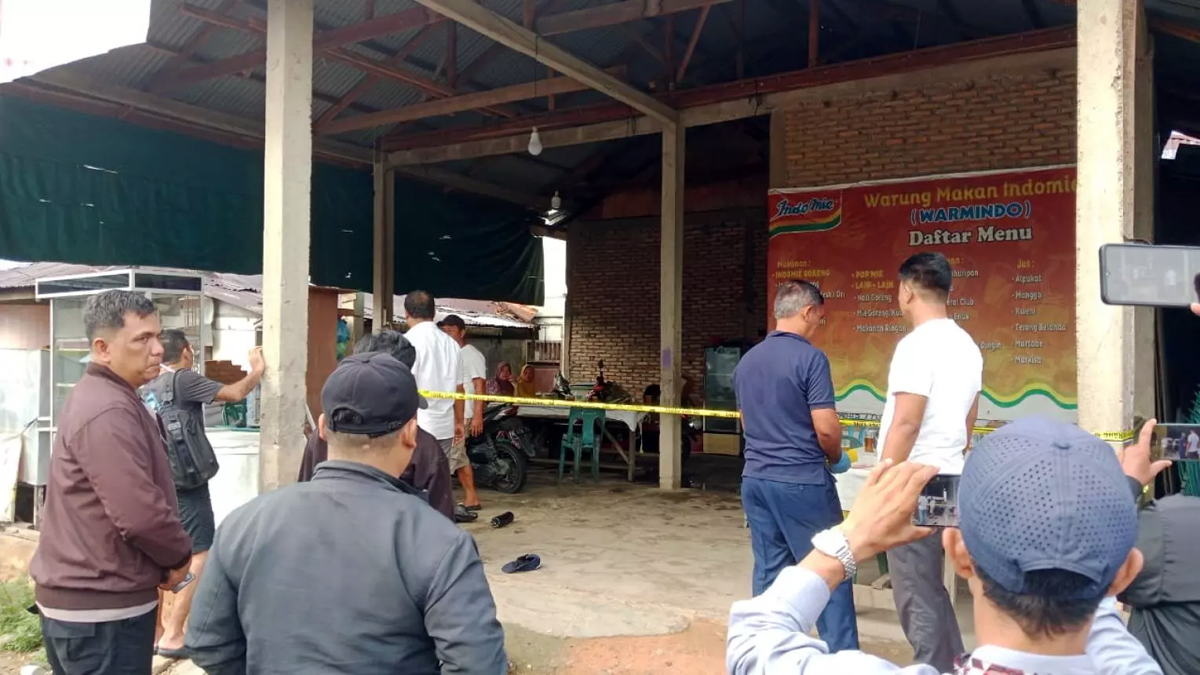 Rumah aktivis KNPI, Raju Firmanda Hutagalung di Kelurahan Sibuluan Nalambok, Kecamatan Sarudik, Tapteng , dibakar orang tidak dikenal (OTK).