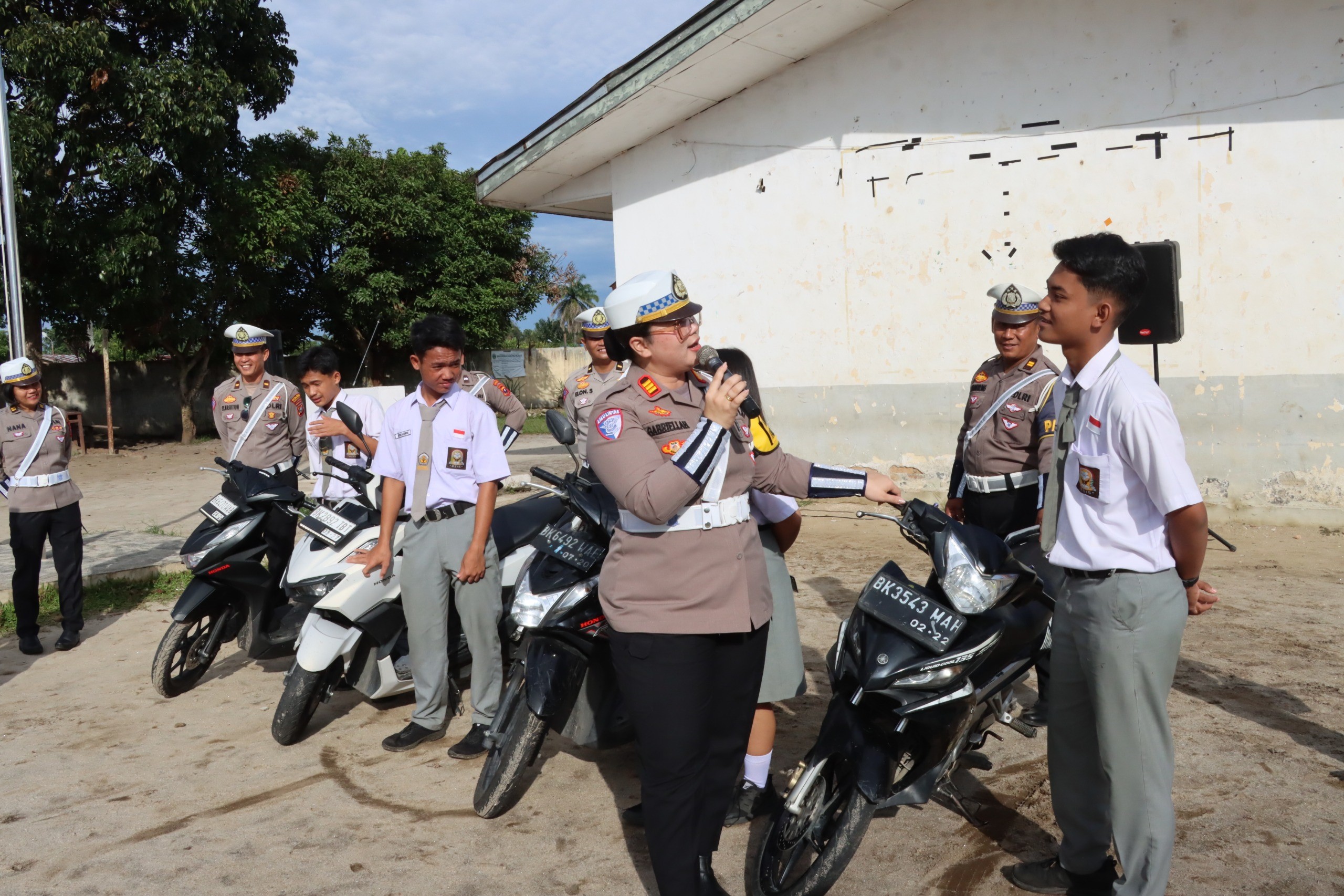 Sosialiasi Operasi Zebra Toba 2024 di SMAN 1 Pematangsiantar.