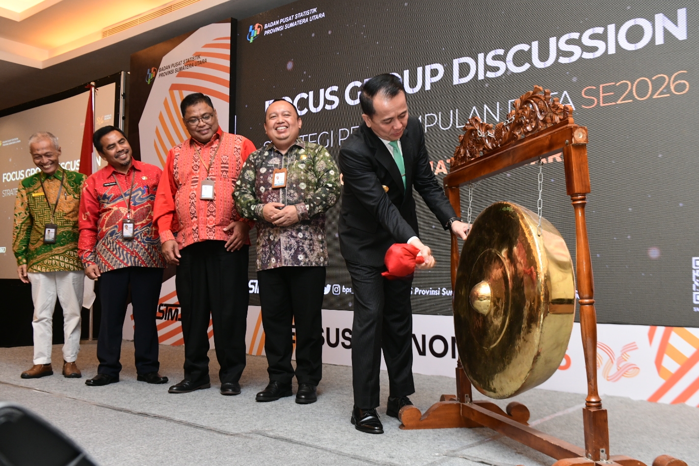 Pj Gubernur Sumatera Utara (Sumut) Agus Fatoni membuka Focus Group Discussion (FGD) penyusunan strategi pengumpulan data sensus ekonomi 2026 di Hotel JW Marriott, Medan, Selasa (15/10/2024).