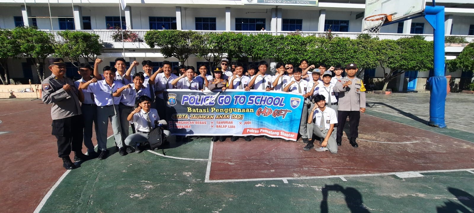 Police Go to School di SMA-SMP Swasta Methodist Pematangsiantar.