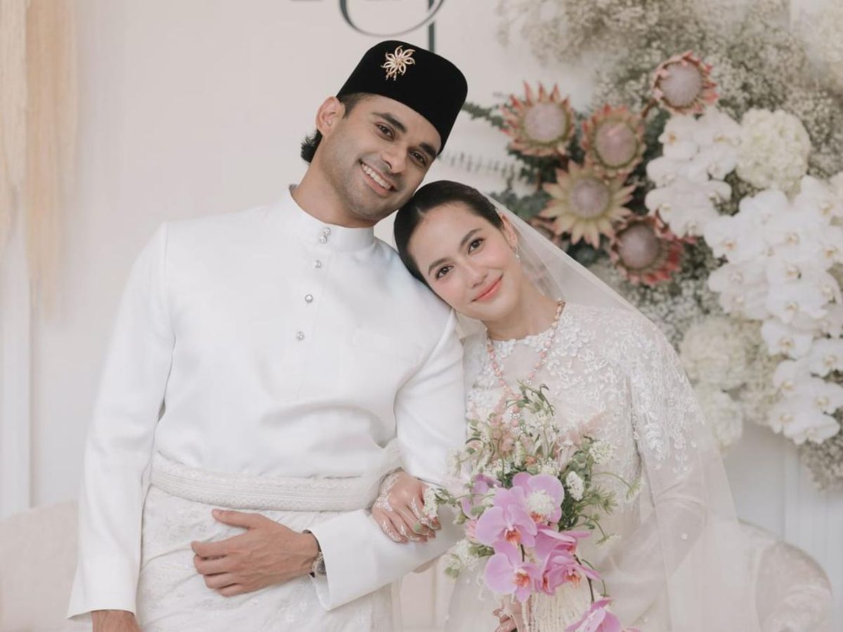 Pevita Pearce bersama suaminya.
