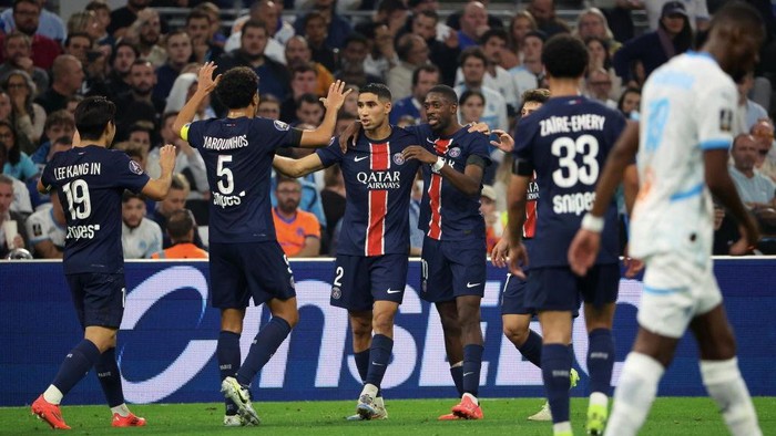 Bertanding di Stade Orange Velodrome, Senin (28/10/2024) dinihari WIB, PSG unggul cepat melawan Marseille.