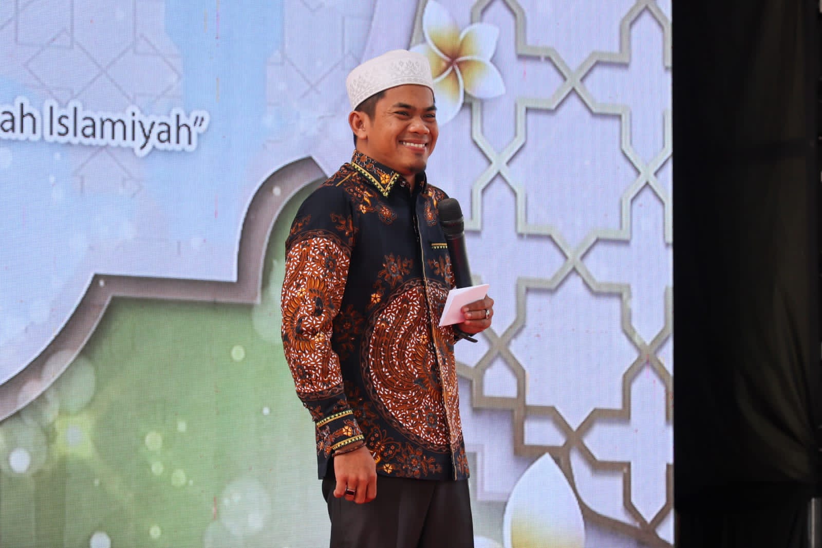 Ustadz Anugrah Cahyadi atau yang akrab disapa Ucay akan hadir di Kota Pematangsiantar.