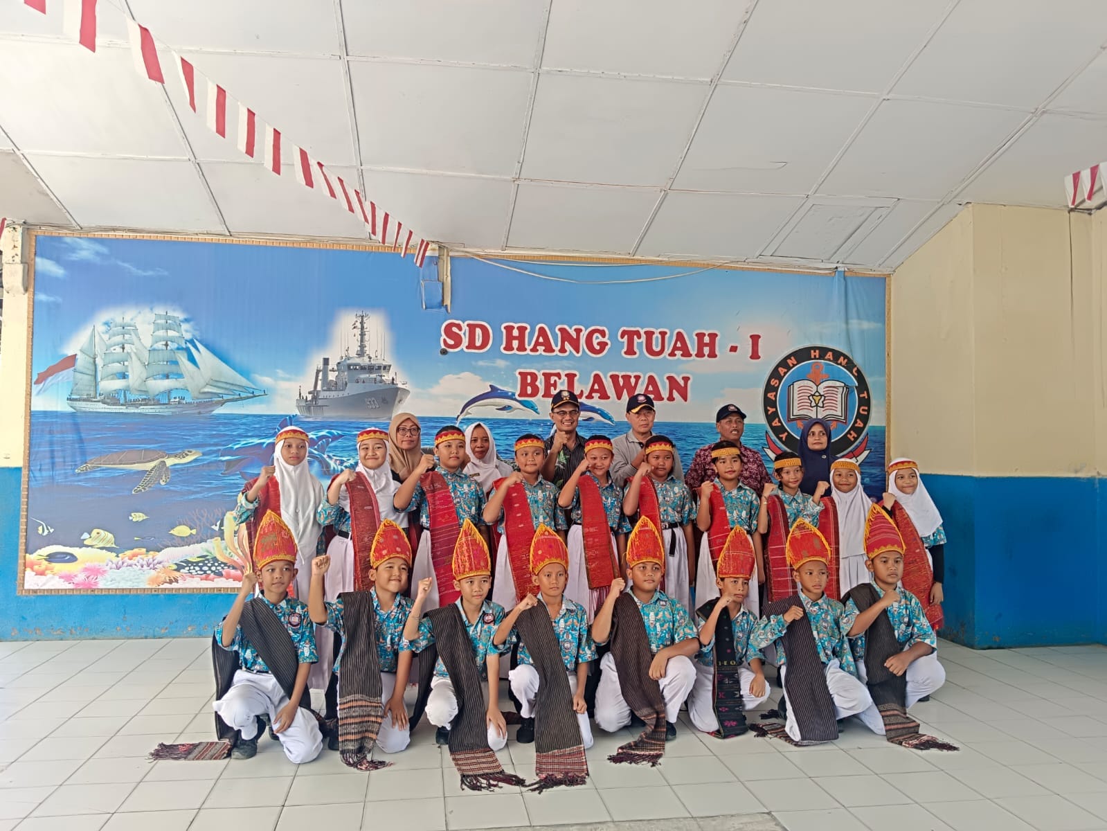 Kegiatan ekstrakurikuler tari di SD Hangtuah 1 Belawan.