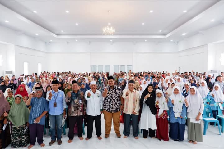 Pj Sekdako Psp Mohd Ary Junaidi DP.Lubis Hadiri acara penyaluran ZIS ASN Kepada Mustahiq oleh BAZNAS kota Psp di Aula Kantor BAZNAS Kota Psp, Kamis (12/12/2024)