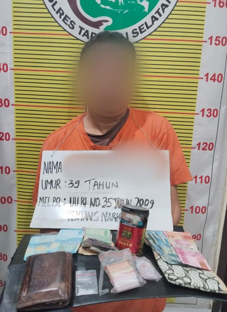 ARH (39), warga Lingkungan I Panggulangan, Kelurahan Pasar Pargarutan, Kecamatan Angkola Timur, tersangka pengecer sabu.