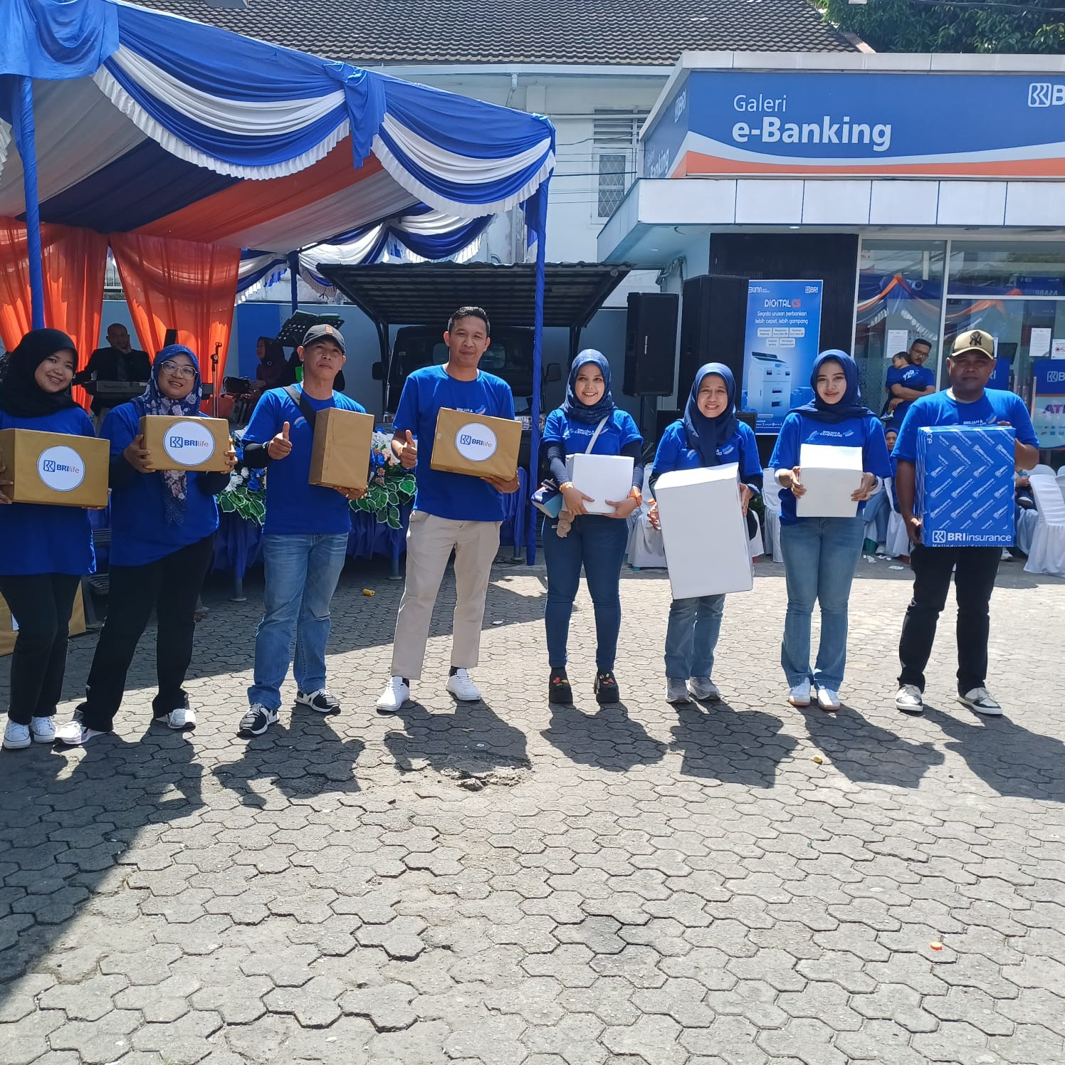 Meriahkan HUT ke-126 BRI BO Padangsidimpuan gelar berbagai lomba, ratusan door prize dan hadiah grand prize kepada pekerja.