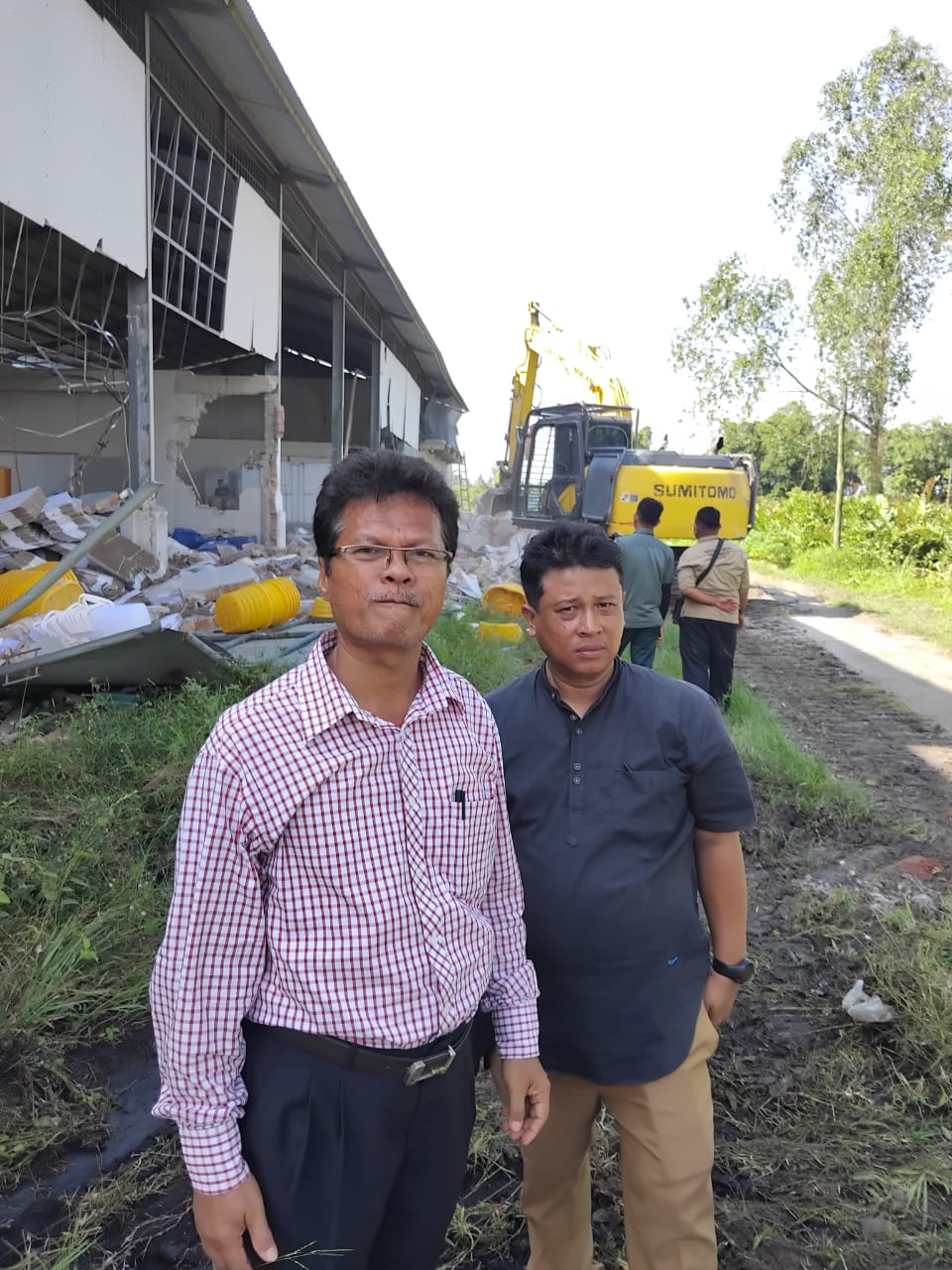 Rakerhut Situmorang, dan M Affandi, pengacara.