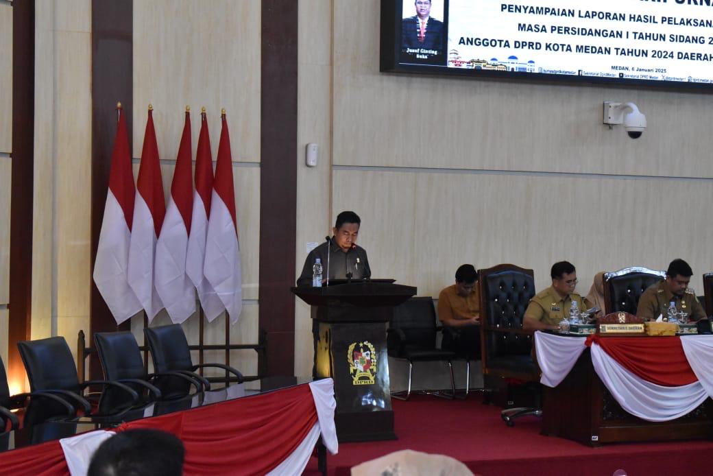 Juru Bicara Anggota DPRD Medan Dapil II Zulham Efendi menyampaikan laporan hasil reses dalam rapat paripurna, Senin (6/1/2025).