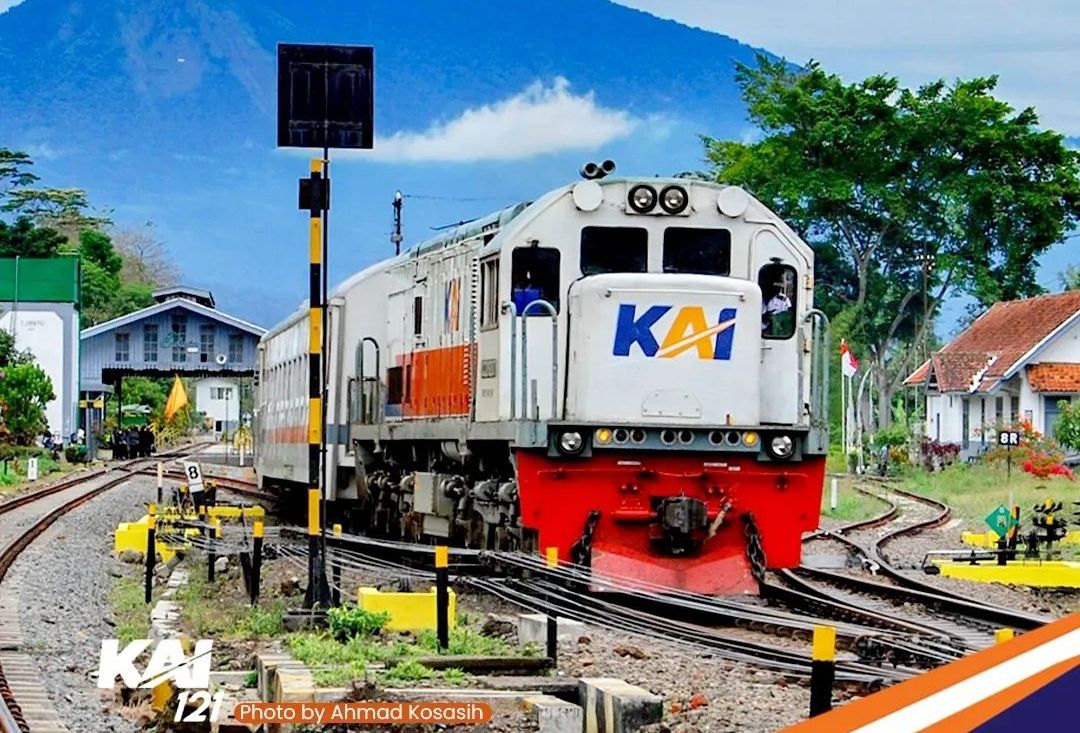 KA Siantar Ekspres.